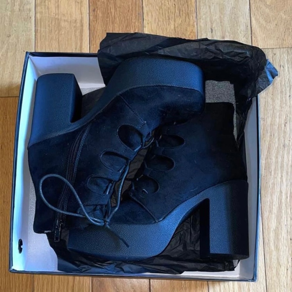 LaModa Platform Boots size 9